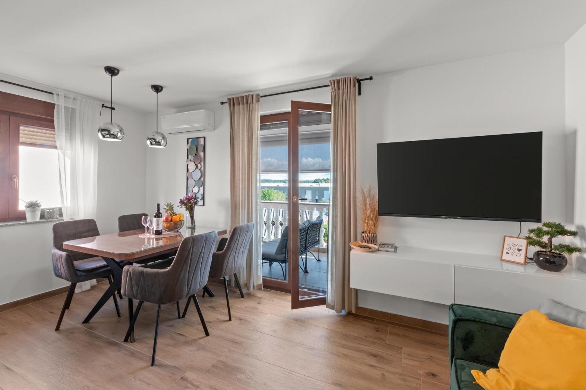 Apartments Frama Porec - Funtana Exterior foto